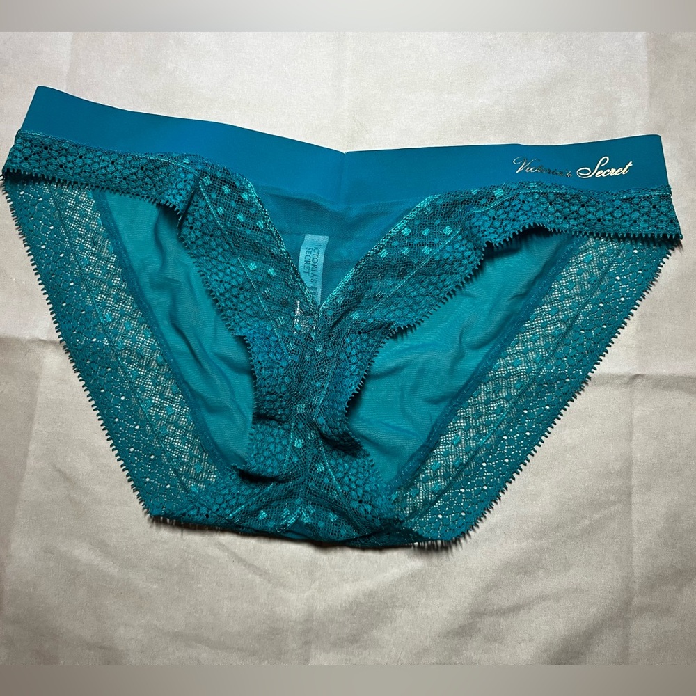 Incredible by Victoria's Secret Bikini Lace Panty Set Women’s Size M